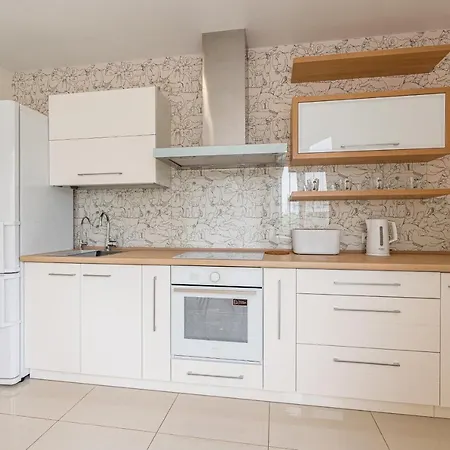 Apartment Roomer 6 *