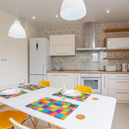 Apartment Roomer 6 *
